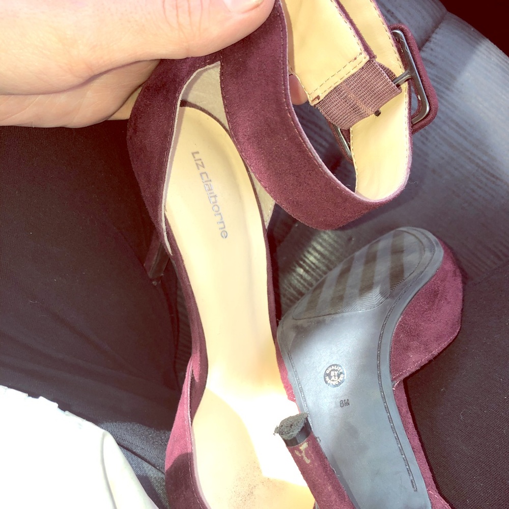 Liz Claiborne Pointed Toe Heels